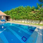 Вилла Angela Agios Matthaios (Corfu)