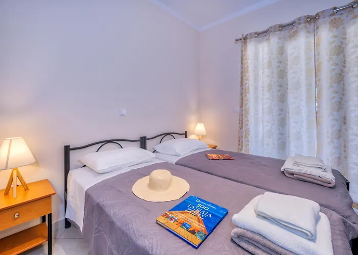 Angela Villa Ágios Matthaíos