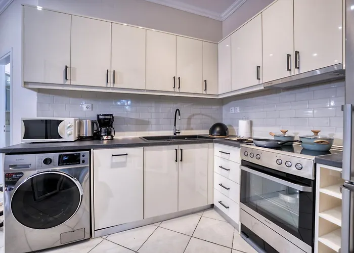 Angela * Ágios Matthaíos