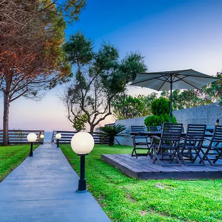 Angela Villa Ágios Matthaíos