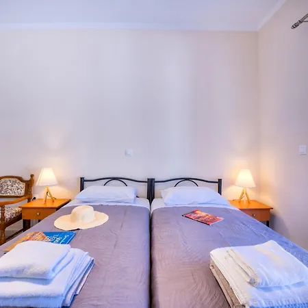 Angela * Ágios Matthaíos