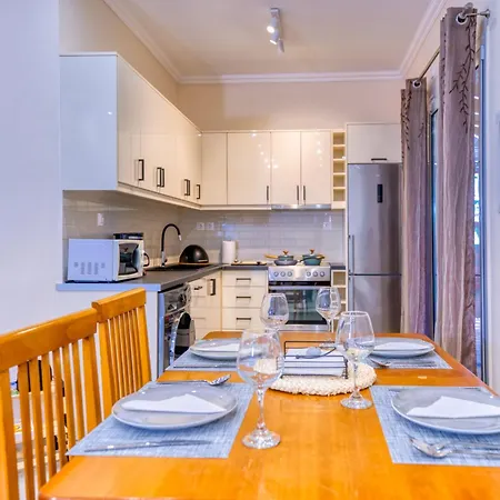 Angela Villa Ágios Matthaíos